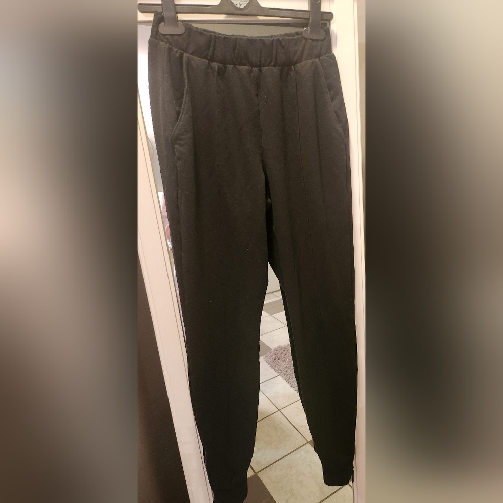111. ALO Yoga Classic Black Joggers